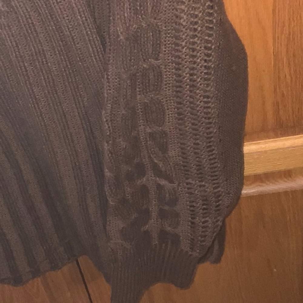 Women beautiful sweater/turtleneck with one side strap - Picture 7 of 8